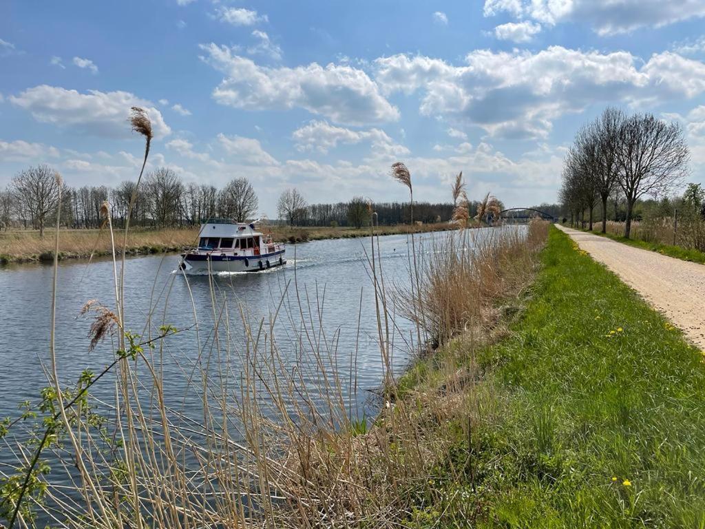 Pension Zur Schleuse Garni Am Elbe Luebeck - Kanal In Witzeeze Kültér fotó