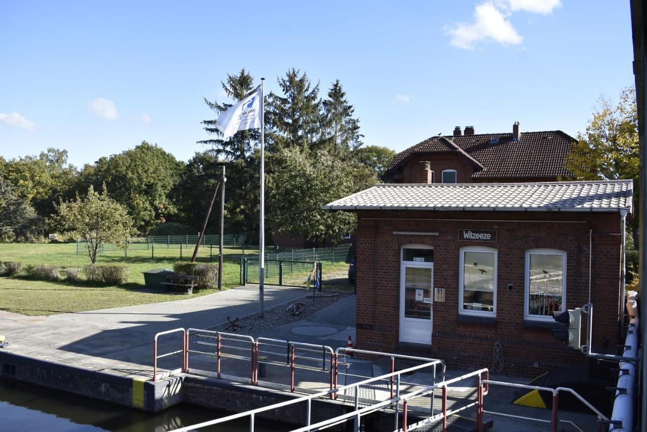 Pension Zur Schleuse Garni Am Elbe Luebeck - Kanal In Witzeeze Kültér fotó